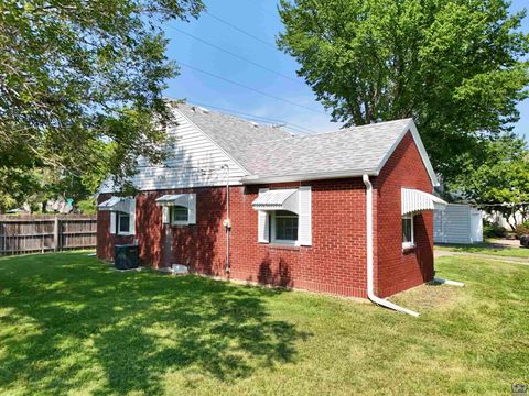 Tiny photo for 2801 SW 21st St, Topeka, KS 66604 (MLS # 245680)