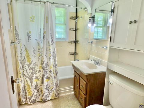 Tiny photo for 2801 SW 21st St, Topeka, KS 66604 (MLS # 245680)
