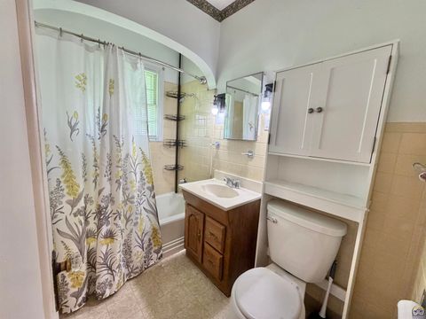 Tiny photo for 2801 SW 21st St, Topeka, KS 66604 (MLS # 245680)