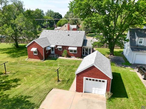Tiny photo for 2801 SW 21st St, Topeka, KS 66604 (MLS # 245680)