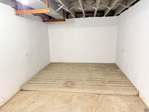 Tiny photo for 2801 SW 21st St, Topeka, KS 66604 (MLS # 245680)