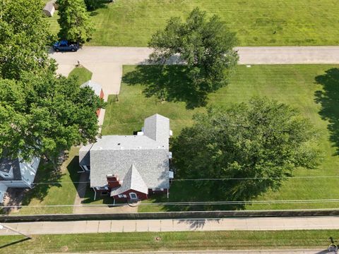 Tiny photo for 2801 SW 21st St, Topeka, KS 66604 (MLS # 245680)