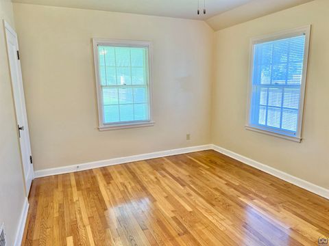 Tiny photo for 2801 SW 21st St, Topeka, KS 66604 (MLS # 245680)