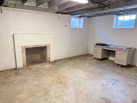 Tiny photo for 2801 SW 21st St, Topeka, KS 66604 (MLS # 245680)