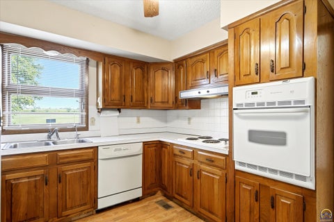 Tiny photo for 4144 SE 45th St, Berryton, KS 66409 (MLS # 246232)