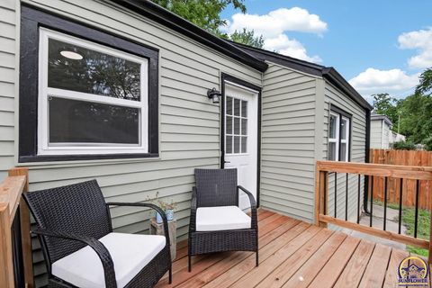 Tiny photo for 614 SW Webster Ave, Topeka, KS 66606 (MLS # 245577)