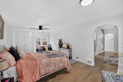 Tiny photo for 614 SW Webster Ave, Topeka, KS 66606 (MLS # 245577)