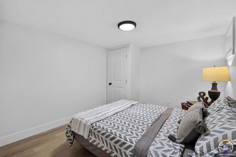 Tiny photo for 614 SW Webster Ave, Topeka, KS 66606 (MLS # 245577)