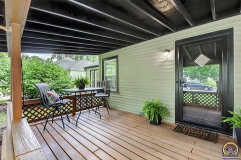 Tiny photo for 614 SW Webster Ave, Topeka, KS 66606 (MLS # 245577)