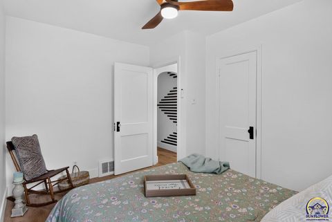 Tiny photo for 614 SW Webster Ave, Topeka, KS 66606 (MLS # 245577)