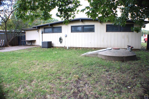 Tiny photo for 1621 SW 24th St, Topeka, KS 66611 (MLS # 247098)