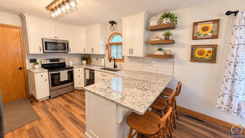 Tiny photo for 2126 Crestview Dr, Emporia, KS 66801 (MLS # 246806)