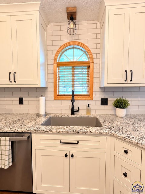 Tiny photo for 2126 Crestview Dr, Emporia, KS 66801 (MLS # 246806)