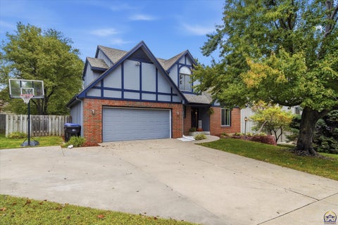 Photo of 6428 SW 24th St, Topeka, KS 66614 (MLS # 247080)