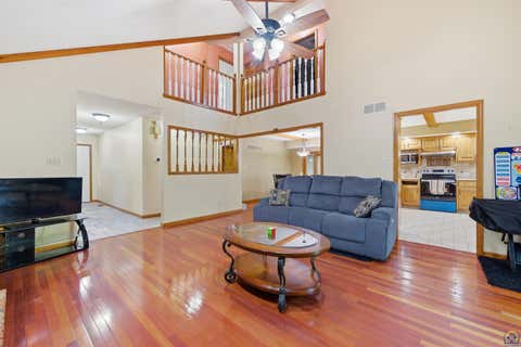 Tiny photo for 2611 SW Golf View Dr, Topeka, KS 66614 (MLS # 244745)