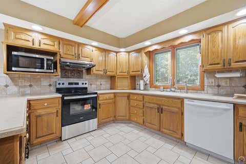 Tiny photo for 2611 SW Golf View Dr, Topeka, KS 66614 (MLS # 244745)