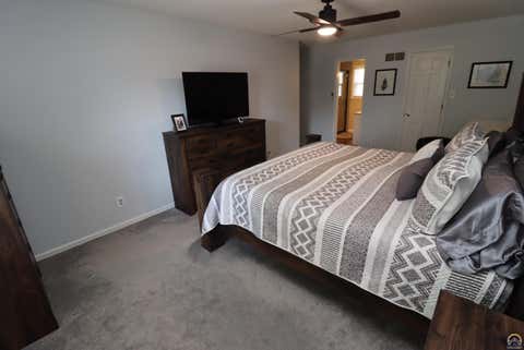 Tiny photo for 2342 SW Ashworth Pl, Topeka, KS 66614 (MLS # 246231)