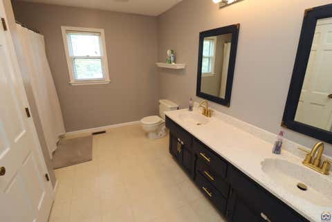 Tiny photo for 2342 SW Ashworth Pl, Topeka, KS 66614 (MLS # 246231)