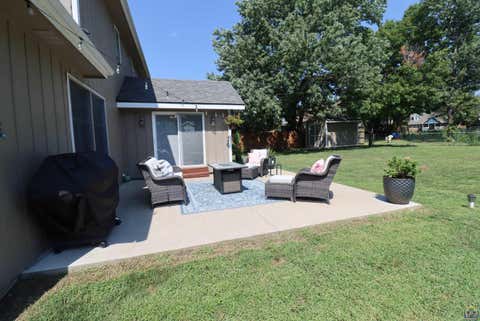 Tiny photo for 2342 SW Ashworth Pl, Topeka, KS 66614 (MLS # 246231)