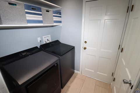 Tiny photo for 2342 SW Ashworth Pl, Topeka, KS 66614 (MLS # 246231)