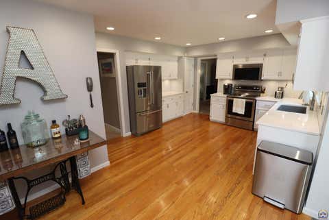 Tiny photo for 2342 SW Ashworth Pl, Topeka, KS 66614 (MLS # 246231)