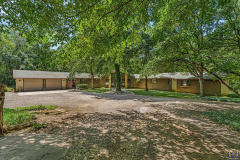 Photo of 7535 NW Topeka Blvd, Topeka, KS 66617 (MLS # 245677)