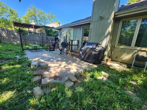 Tiny photo for 6741 SW Hamptonshire Ln, Topeka, KS 66614 (MLS # 244312)
