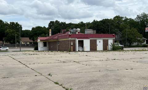 Tiny photo for 831 W 6th Ave, Emporia, KS 66801 (MLS # 244953)