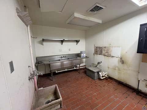 Tiny photo for 831 W 6th Ave, Emporia, KS 66801 (MLS # 244953)