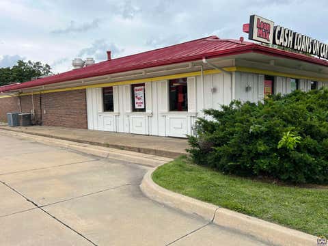 Tiny photo for 831 W 6th Ave, Emporia, KS 66801 (MLS # 244953)