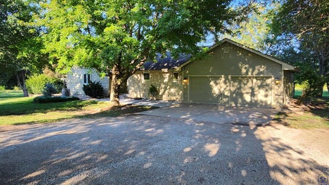 Tiny photo for 12212 257th Ln, Holton, KS 66436 (MLS # 246637)