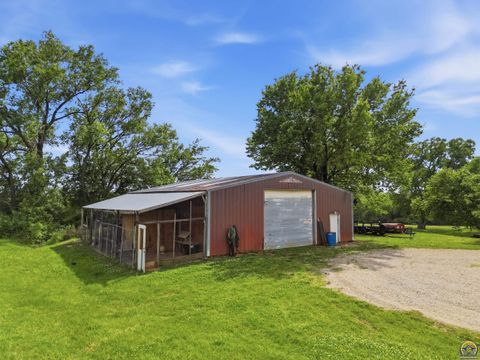 Tiny photo for 4444 NW Menoken Rd, Topeka, KS 66618 (MLS # 244709)