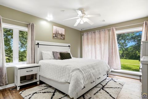 Tiny photo for 4444 NW Menoken Rd, Topeka, KS 66618 (MLS # 244709)