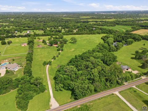 Tiny photo for 4444 NW Menoken Rd, Topeka, KS 66618 (MLS # 244709)
