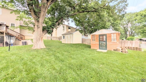 Tiny photo for 1817 Calle de Loma Dr, Emporia, KS 66801 (MLS # 244630)