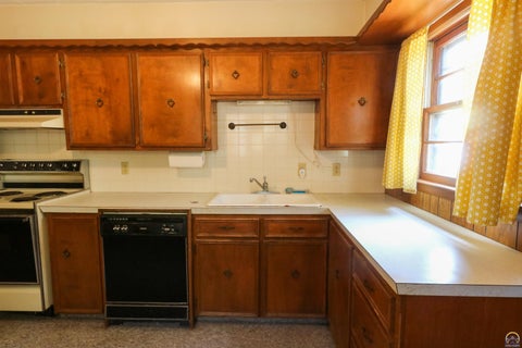 Tiny photo for 475 AA 80 Rd, Fall River, KS 67047 (MLS # 246323)
