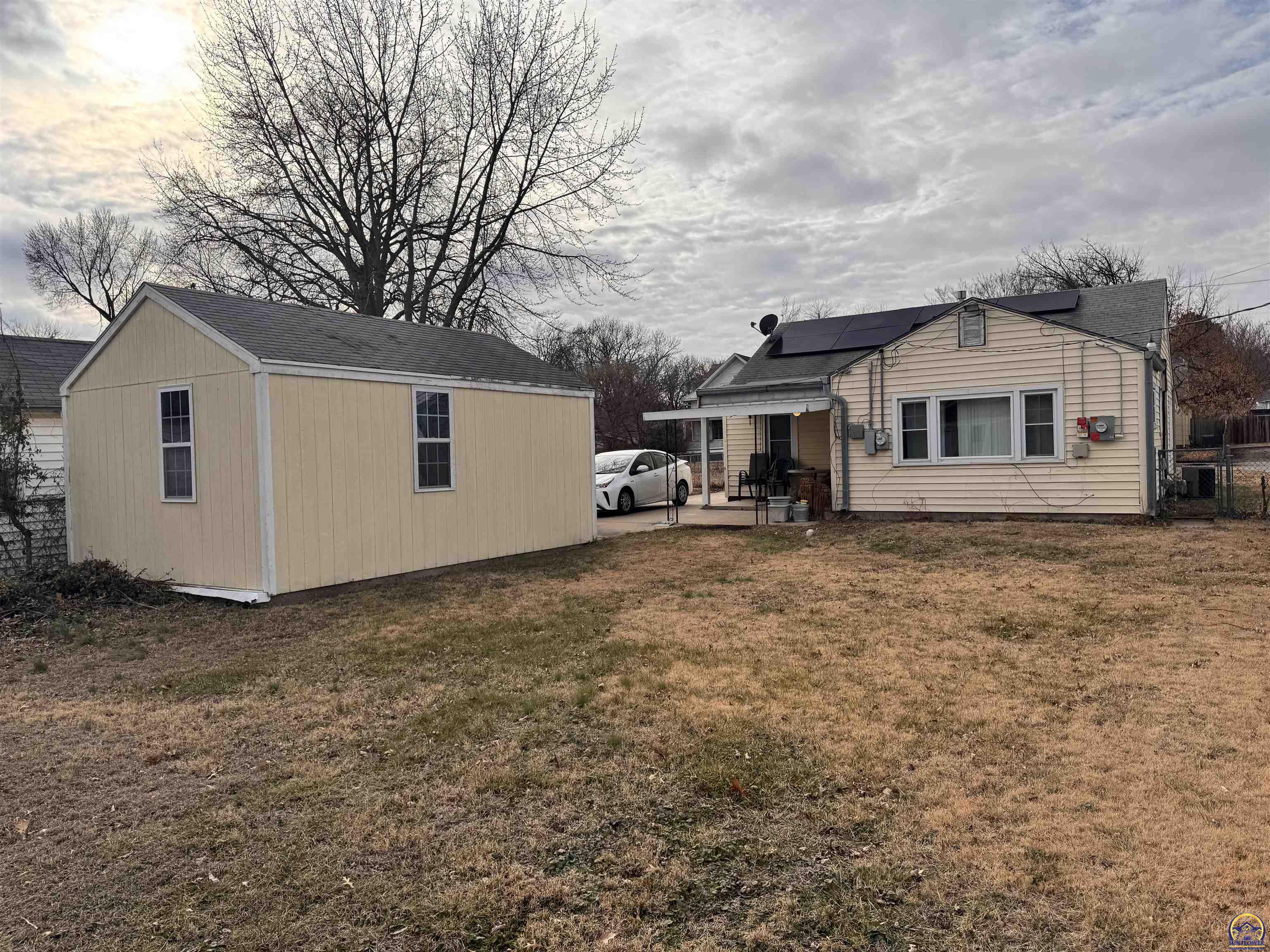 Topeka, Kansas 66606, United States, 2 Bedrooms Bedrooms, ,1 BathroomBathrooms,Residential,Pending,22609