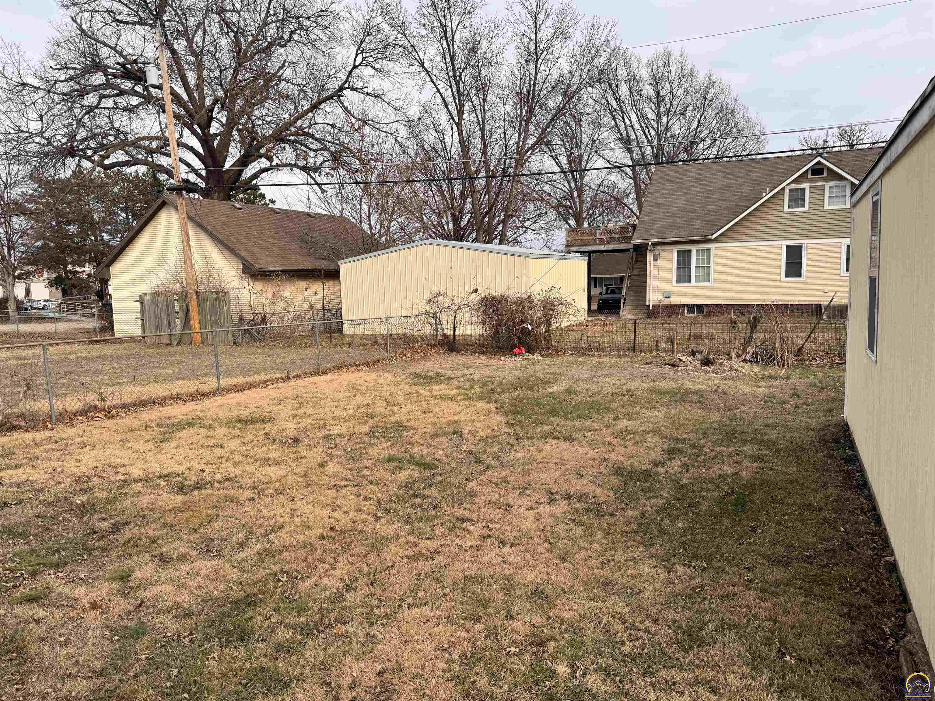 Topeka, Kansas 66606, United States, 2 Bedrooms Bedrooms, ,1 BathroomBathrooms,Residential,Pending,22609