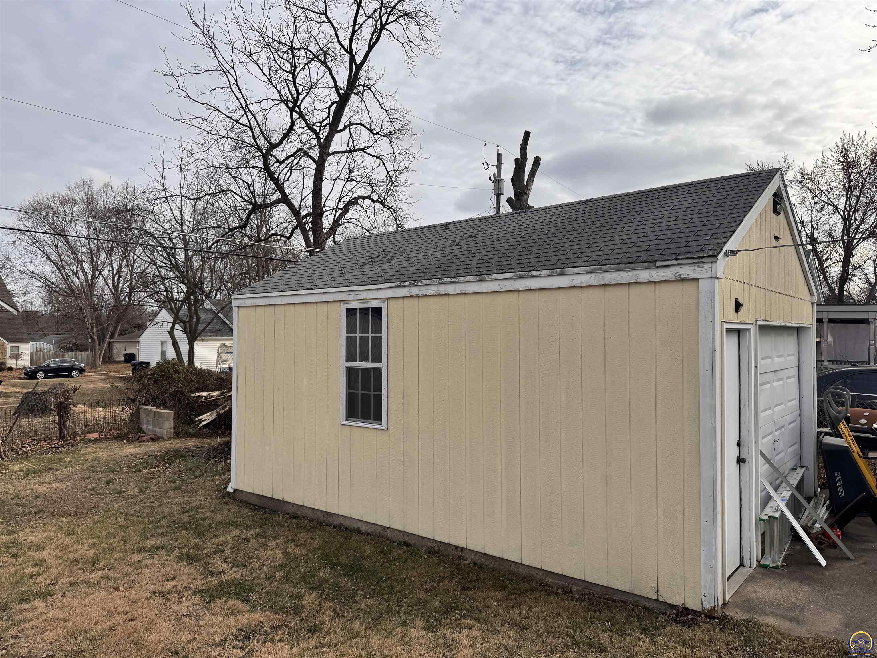 Topeka, Kansas 66606, United States, 2 Bedrooms Bedrooms, ,1 BathroomBathrooms,Residential,Pending,22609