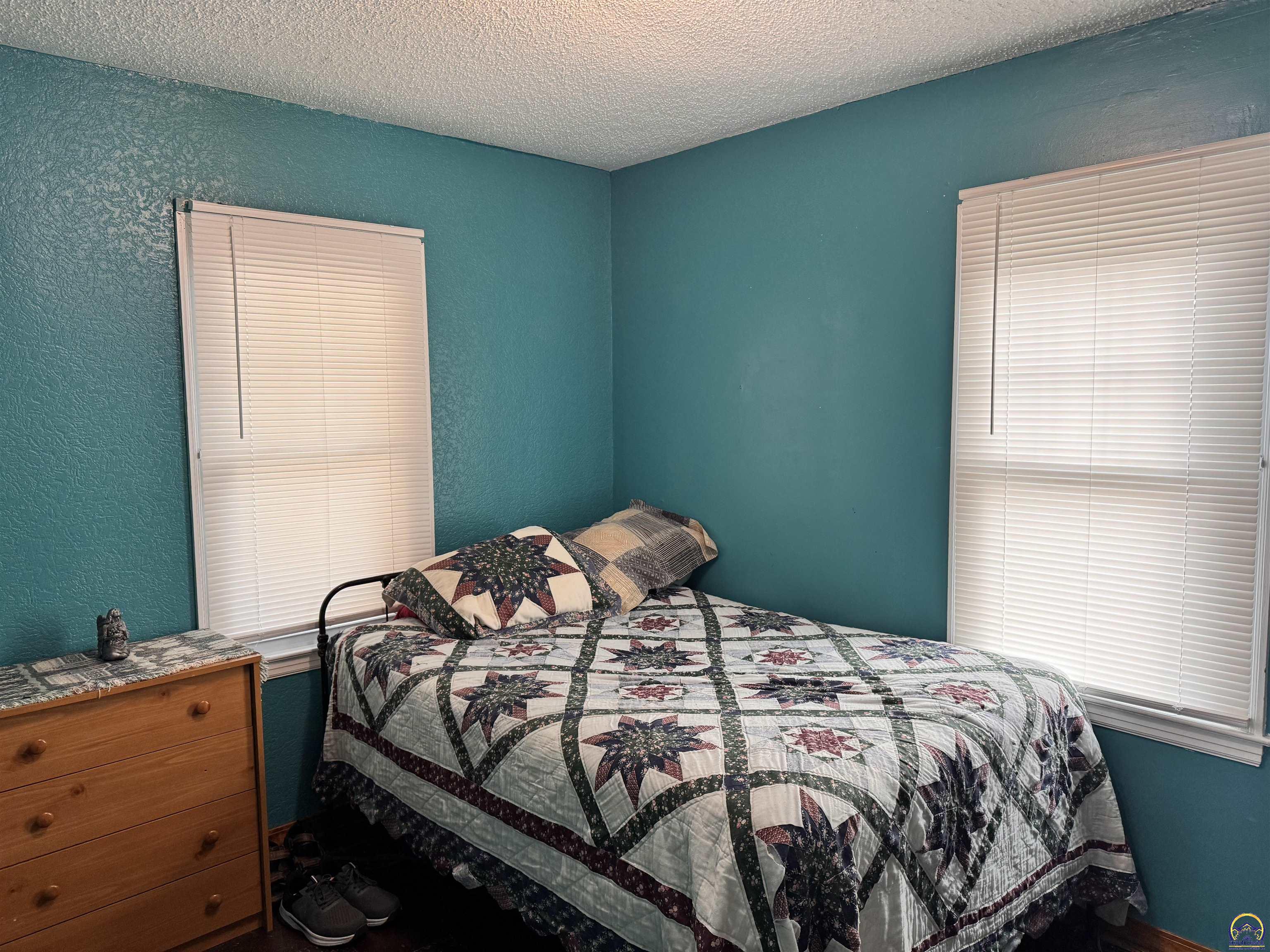 Topeka, Kansas 66606, United States, 2 Bedrooms Bedrooms, ,1 BathroomBathrooms,Residential,Pending,22609