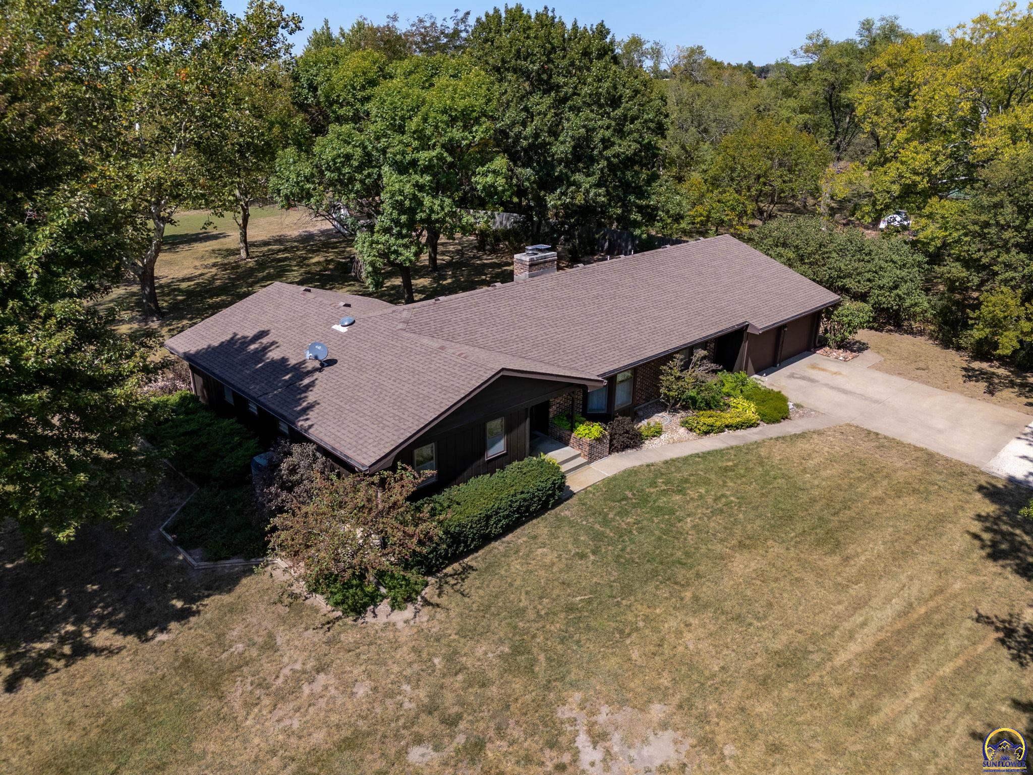 Silver Lake, Kansas 66539, United States, 5 Bedrooms Bedrooms, ,3 BathroomsBathrooms,Residential,Pending,43715