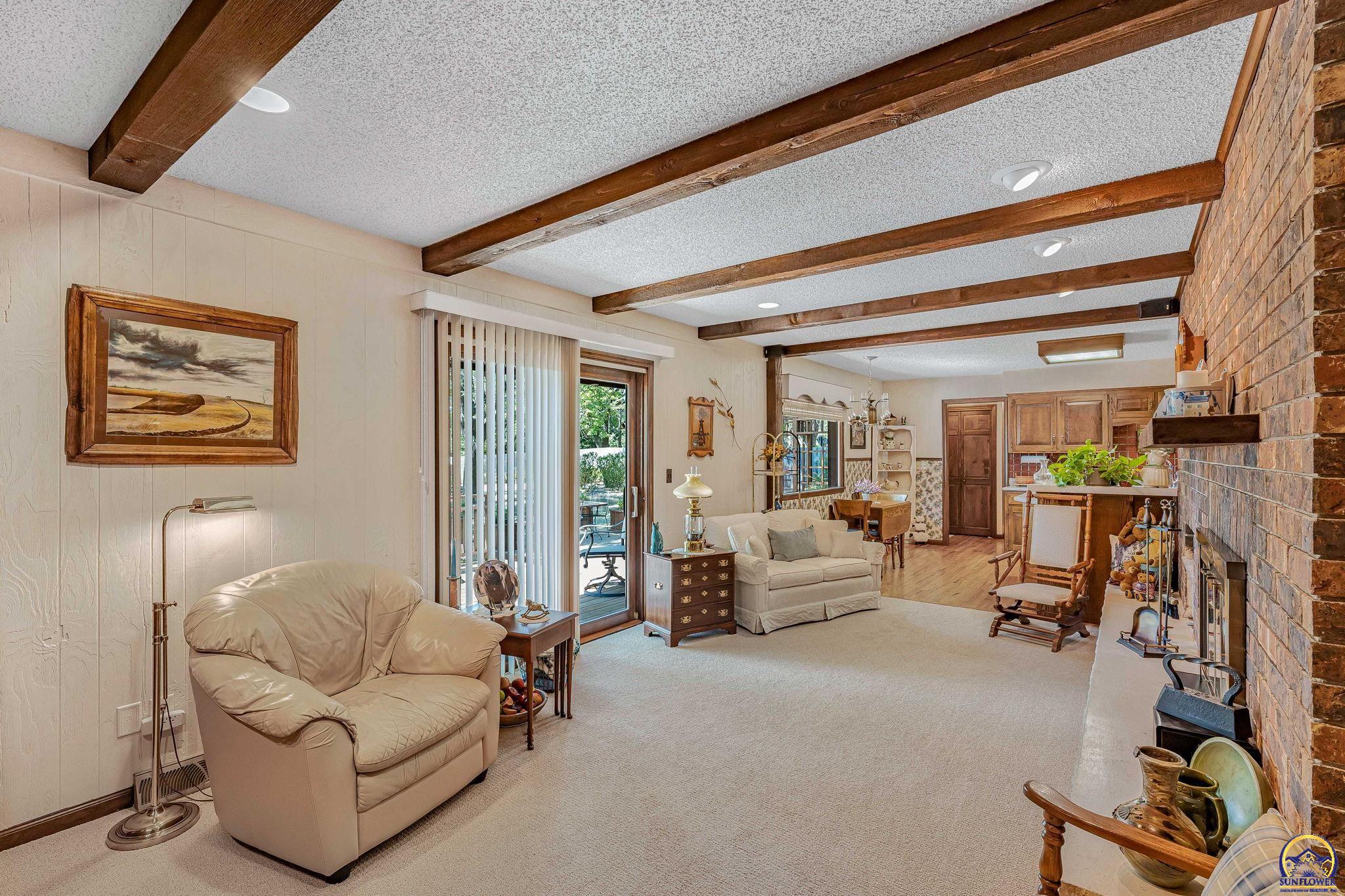 Silver Lake, Kansas 66539, United States, 5 Bedrooms Bedrooms, ,3 BathroomsBathrooms,Residential,Pending,43715