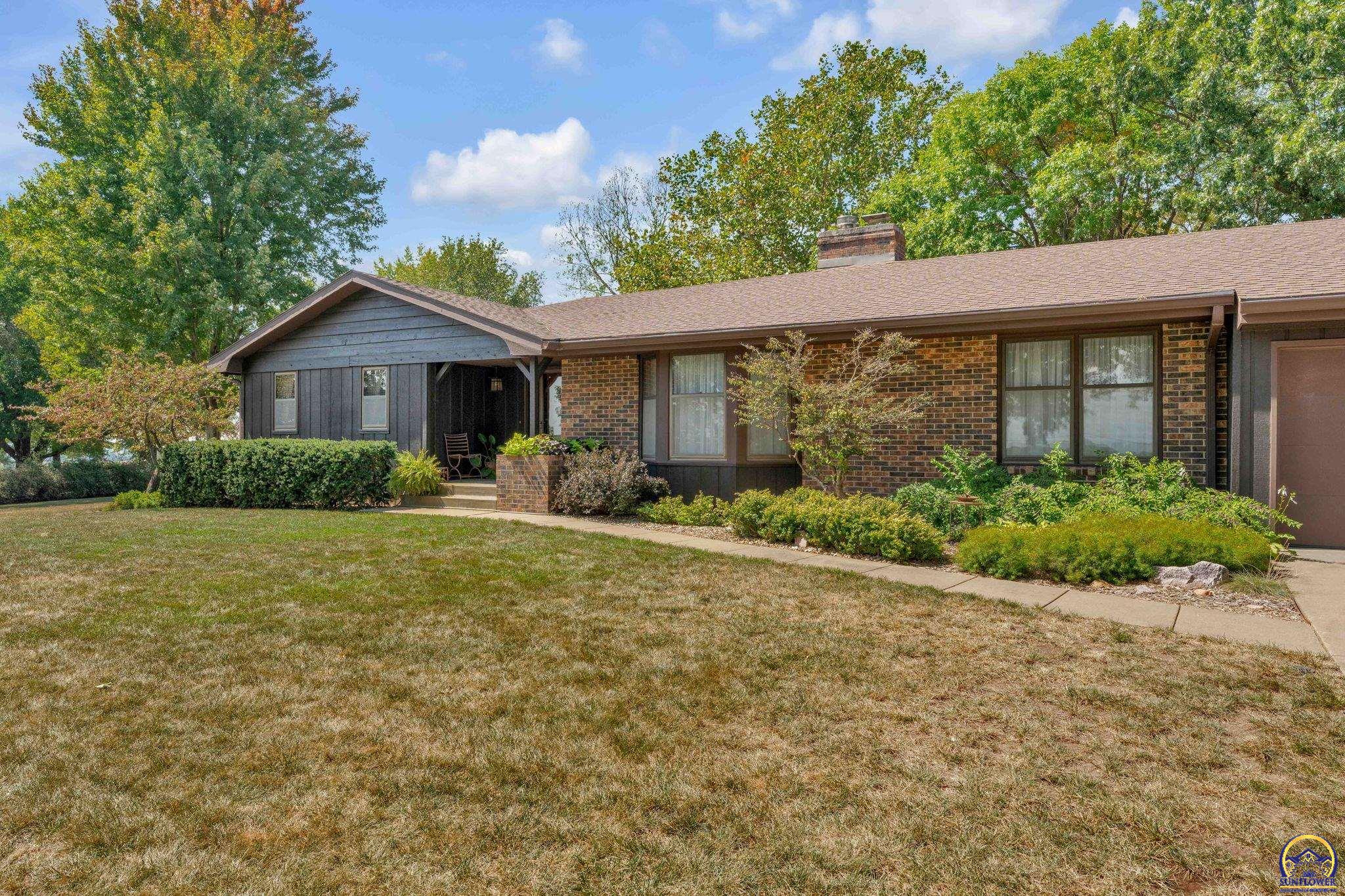 Silver Lake, Kansas 66539, United States, 5 Bedrooms Bedrooms, ,3 BathroomsBathrooms,Residential,Pending,43715