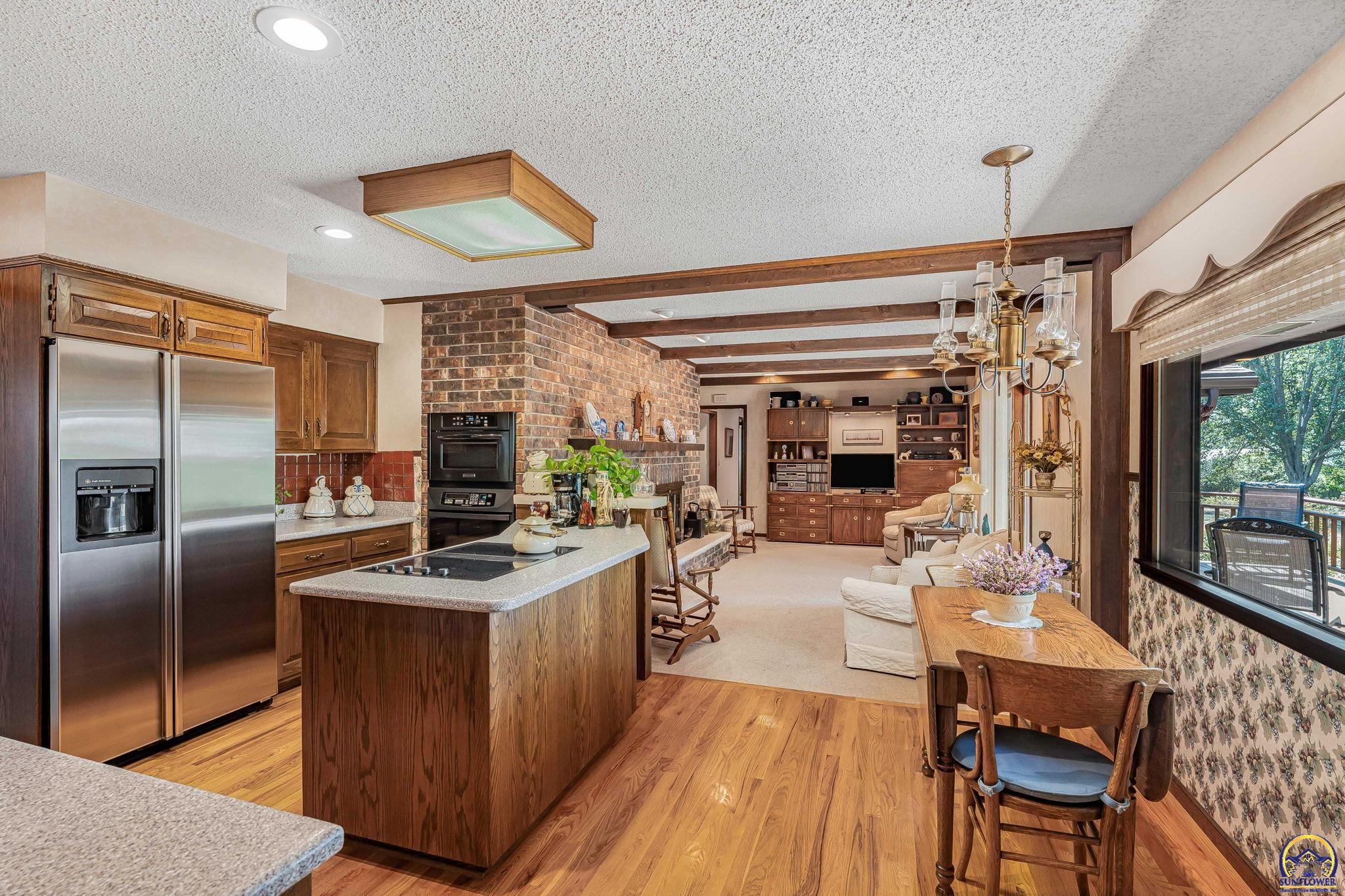 Silver Lake, Kansas 66539, United States, 5 Bedrooms Bedrooms, ,3 BathroomsBathrooms,Residential,Pending,43715