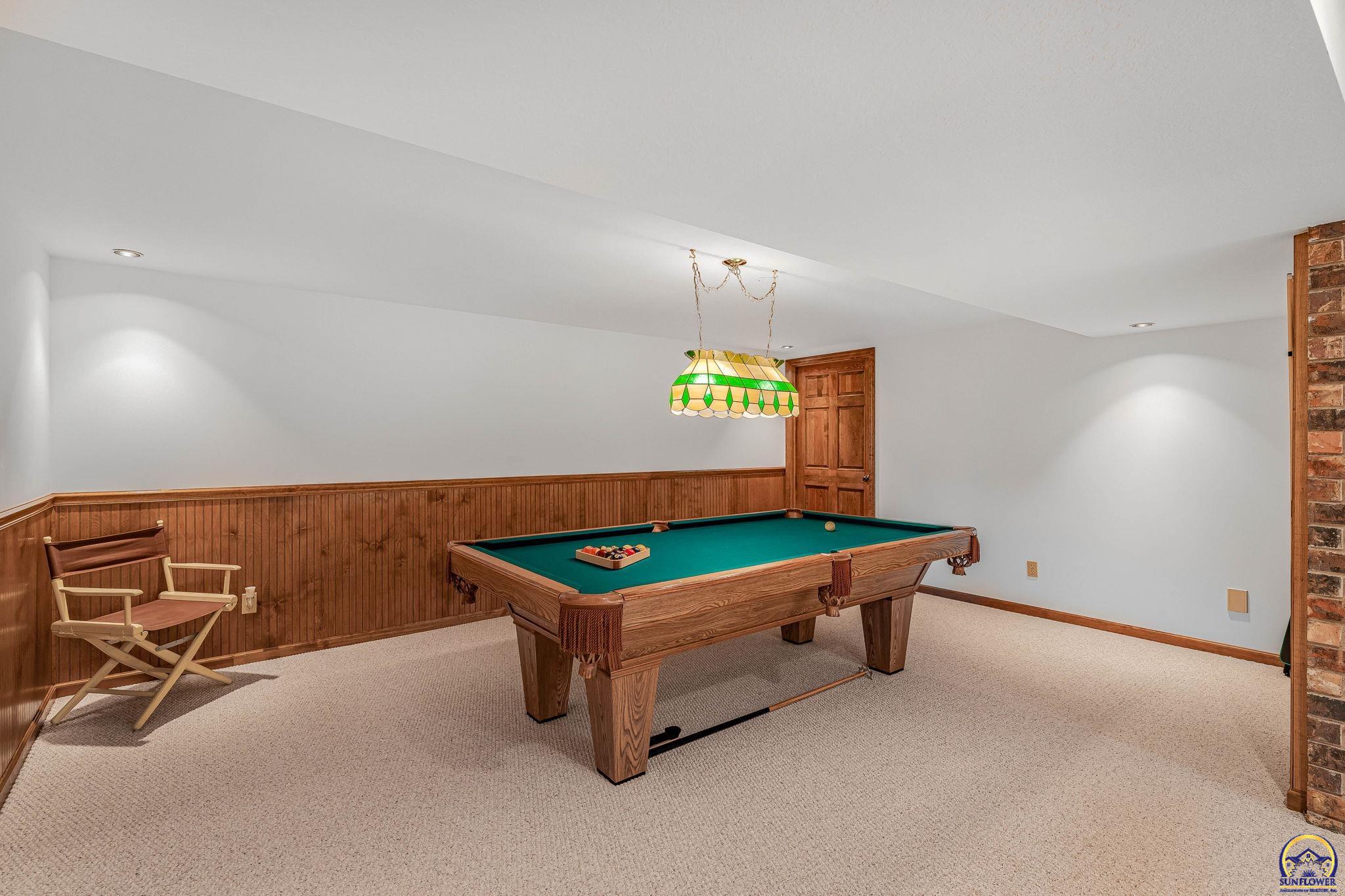 Silver Lake, Kansas 66539, United States, 5 Bedrooms Bedrooms, ,3 BathroomsBathrooms,Residential,Pending,43715