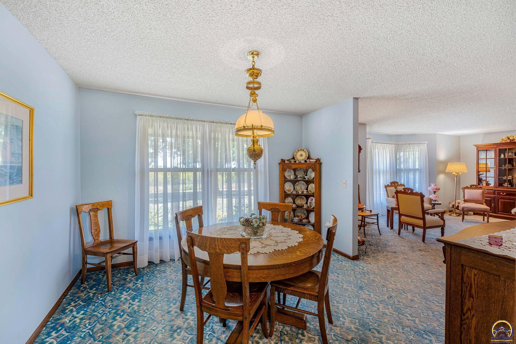 Silver Lake, Kansas 66539, United States, 5 Bedrooms Bedrooms, ,3 BathroomsBathrooms,Residential,Pending,43715