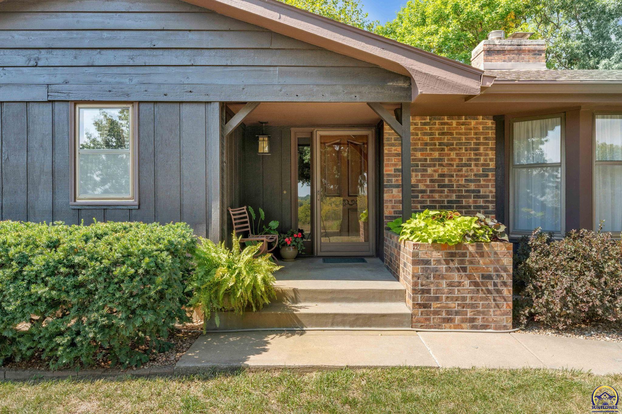 Silver Lake, Kansas 66539, United States, 5 Bedrooms Bedrooms, ,3 BathroomsBathrooms,Residential,Pending,43715