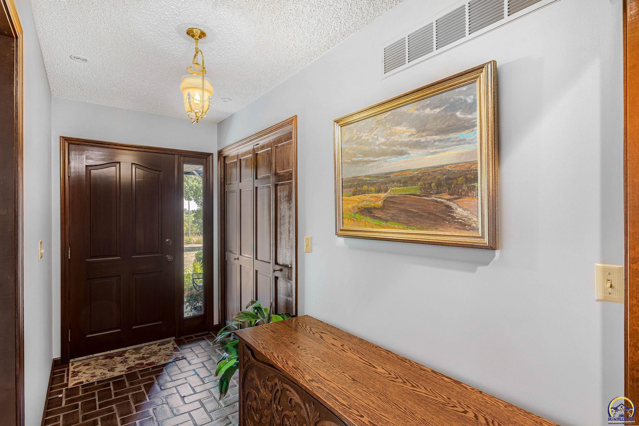 Silver Lake, Kansas 66539, United States, 5 Bedrooms Bedrooms, ,3 BathroomsBathrooms,Residential,Pending,43715