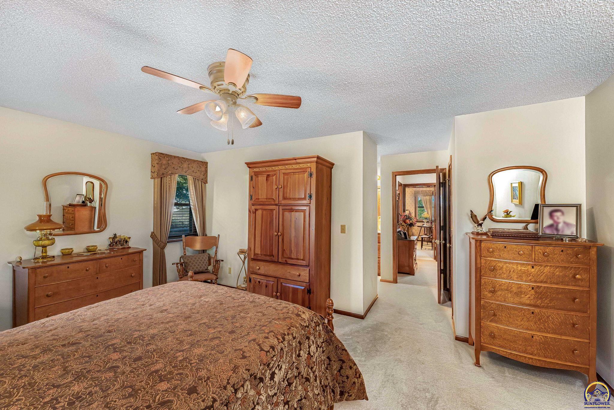 Silver Lake, Kansas 66539, United States, 5 Bedrooms Bedrooms, ,3 BathroomsBathrooms,Residential,Pending,43715