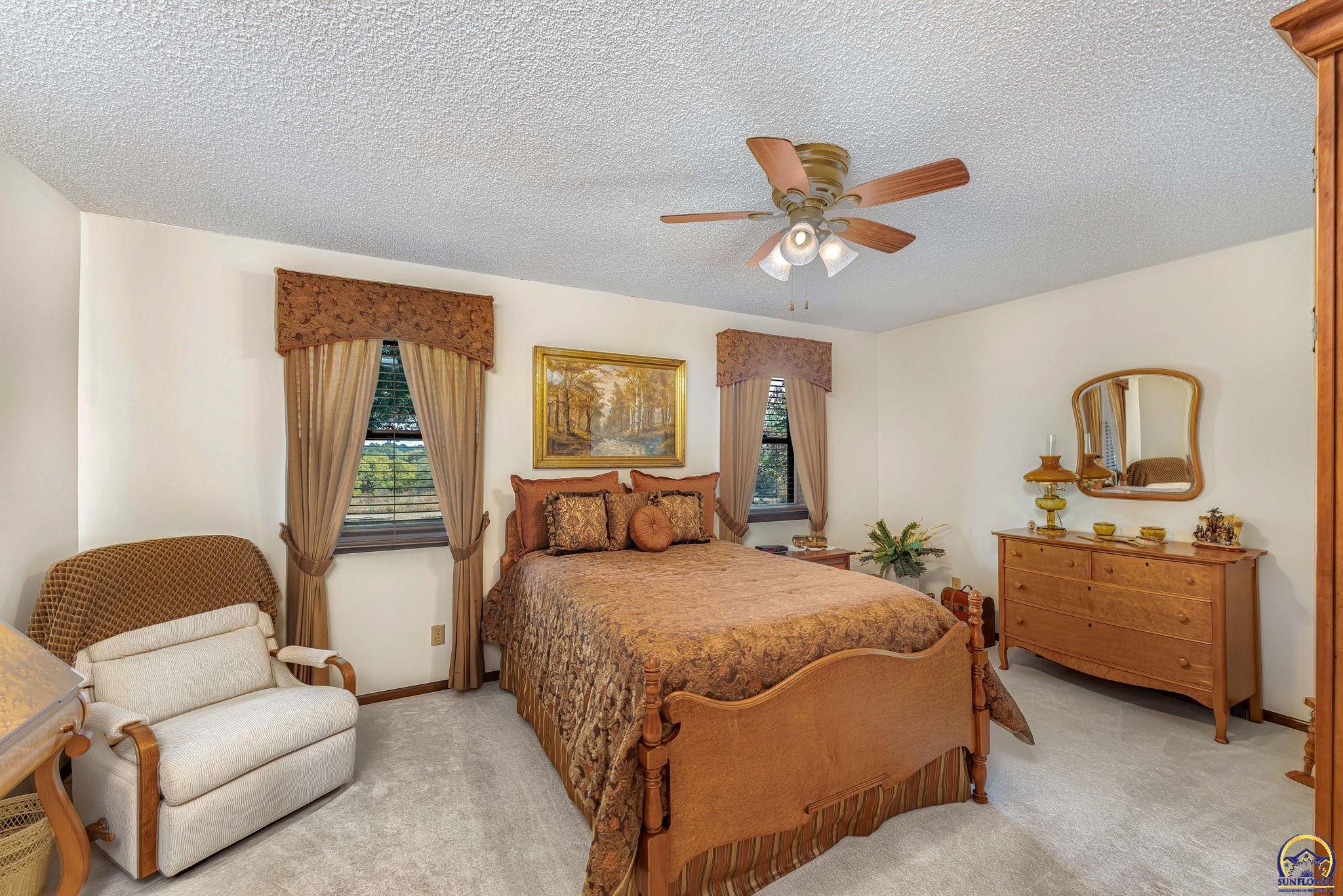 Silver Lake, Kansas 66539, United States, 5 Bedrooms Bedrooms, ,3 BathroomsBathrooms,Residential,Pending,43715